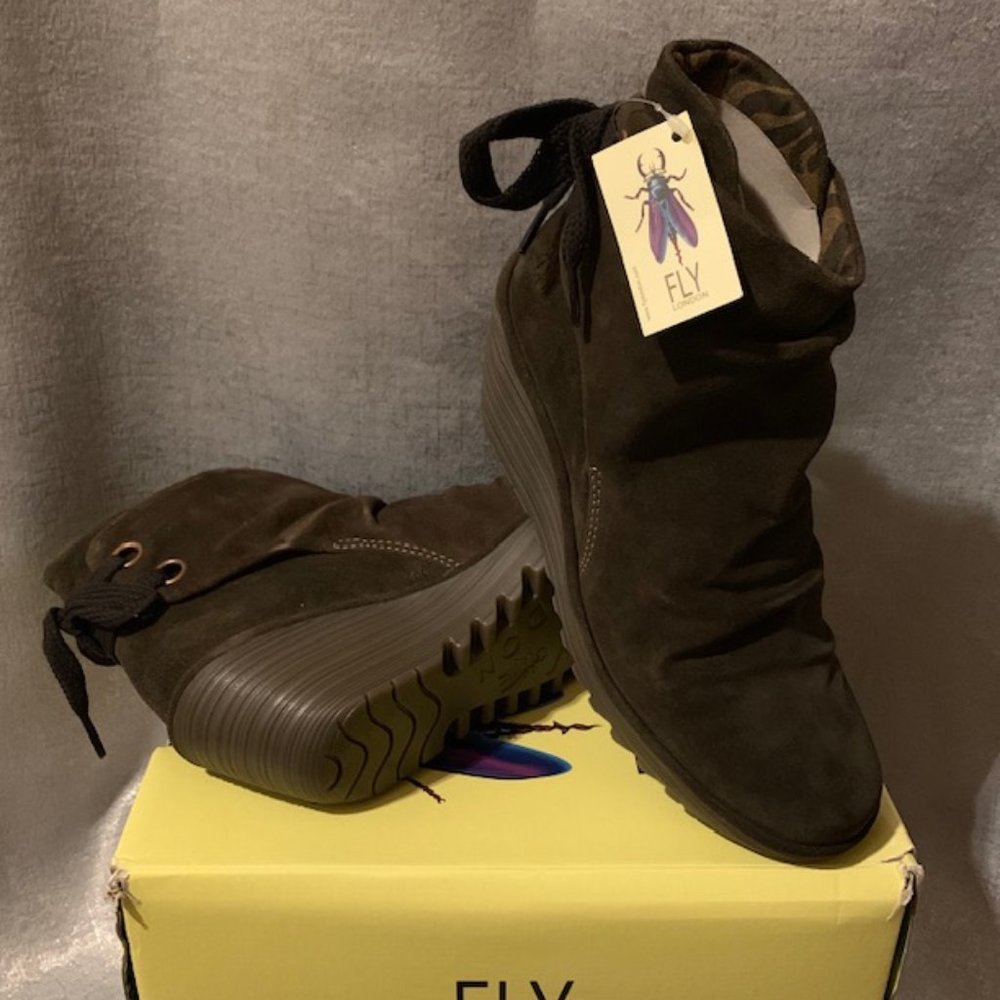 NWT Fly London YAMA SLUDGE Ankle Boots Sz 9